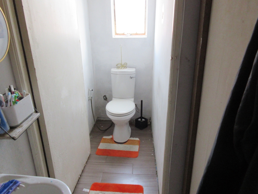 2 Bedroom Property for Sale in Lentegeur Western Cape